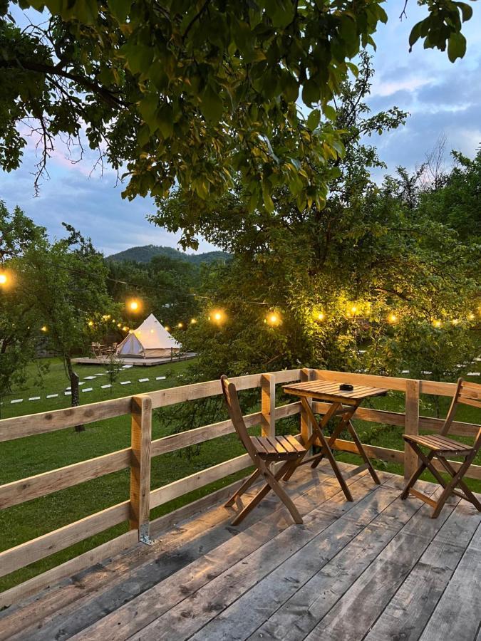 Campo de lujo Tinutul Luanei Glamping *