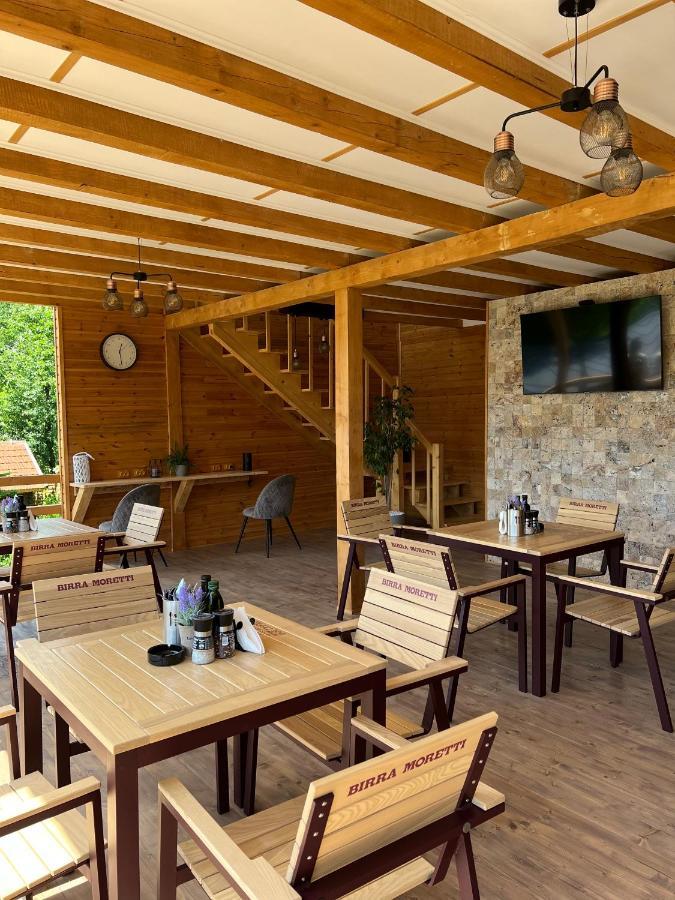 Campo de lujo Tinutul Luanei Glamping *