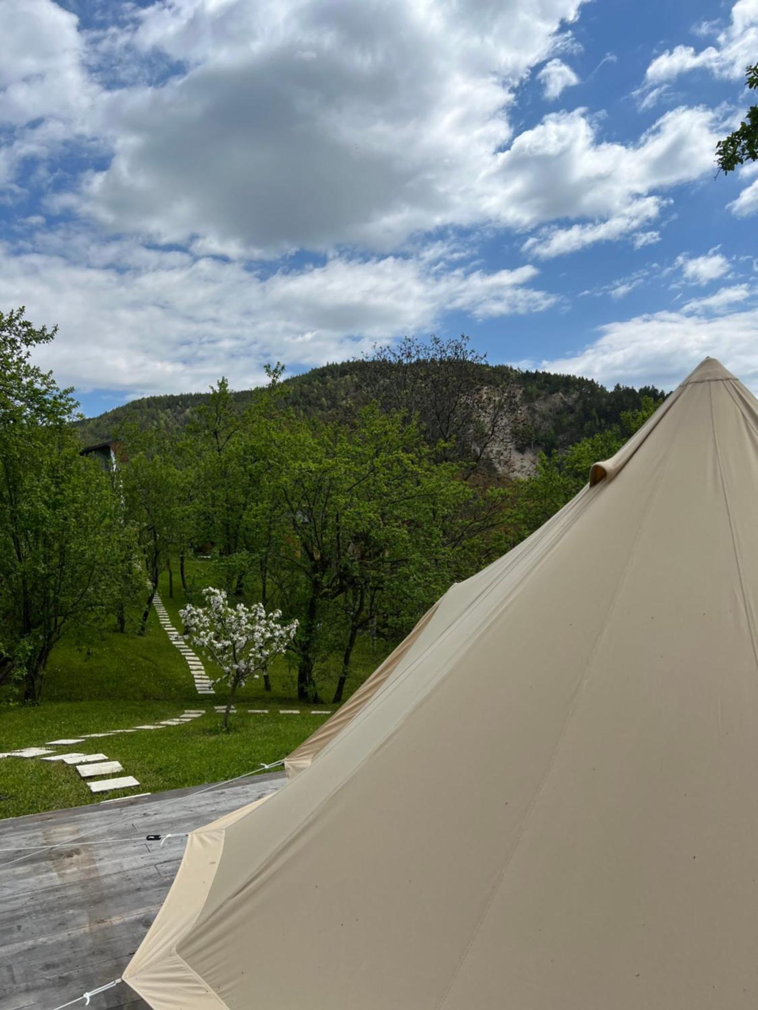 Campo de lujo Tinutul Luanei Glamping